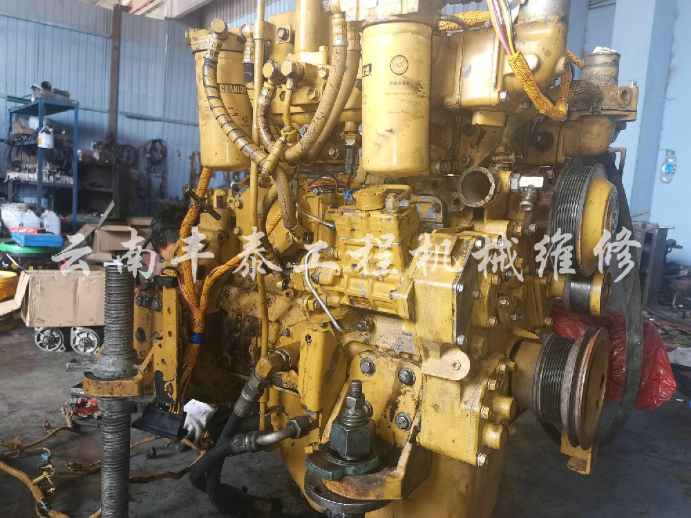 挖掘機(jī)發(fā)動機(jī)維修